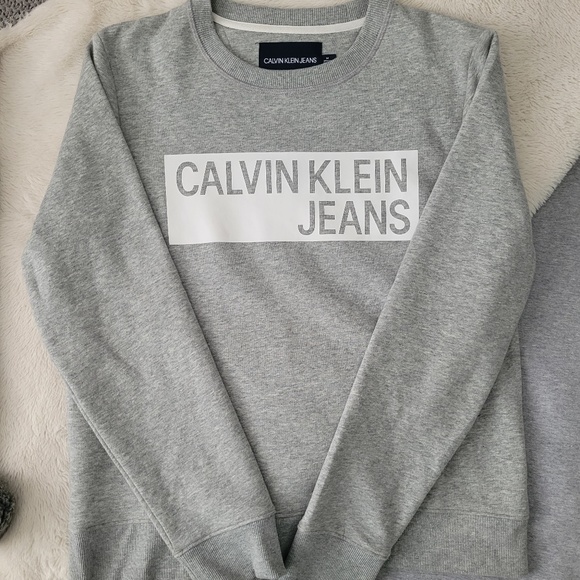 Calvin Klein Crewneck (M) - Picture 1 of 2